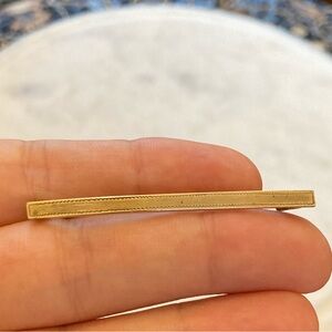 Antique Solid Gold Top Edwardian Etched Bar Brooch